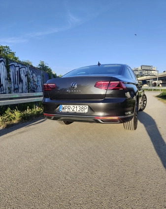 Volkswagen Passat cena 130000 przebieg: 88400, rok produkcji 2021 z Warszawa małe 742